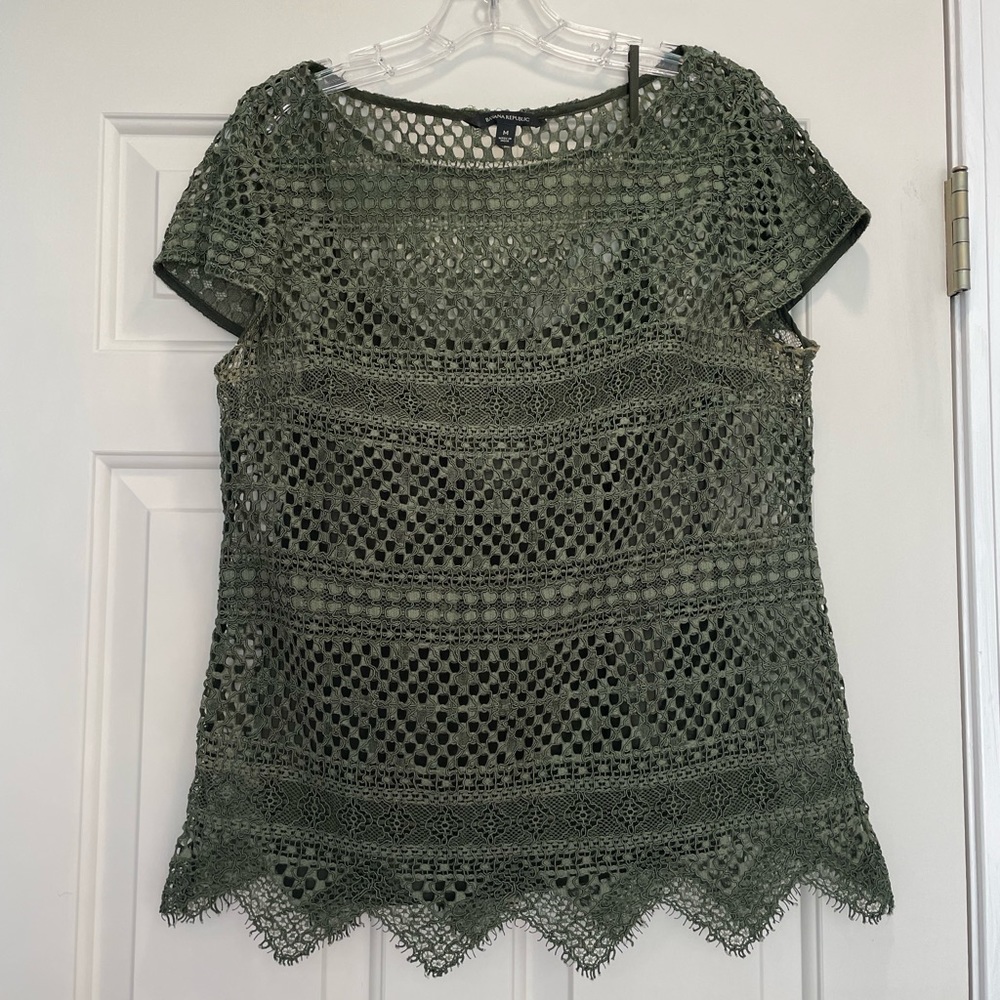 Banana Republic Green Lace Top Medium